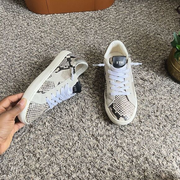 Steve Madden Shoes - Steve Madden Philosophy Star Sneakers Shoe Snake Skin Leather Size 6.5 M